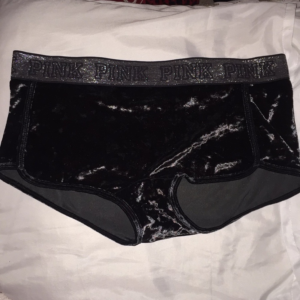 VS PINK VELVET BOYSHORT PANTY